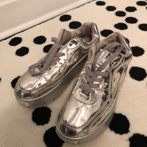 Sliver laser platform shoes / size us6